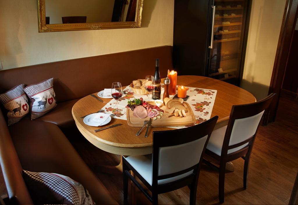 Hotel Pension Jagerstubchen มายโชส ภายนอก รูปภาพ